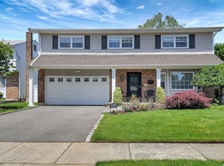 2205 Custom Village Ct, North Bellmore, NY
