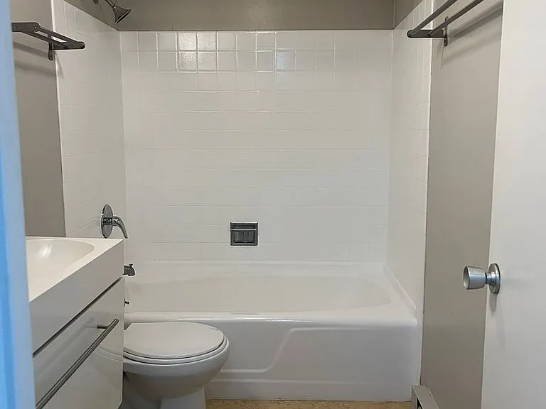 2020 Building — Photo 66