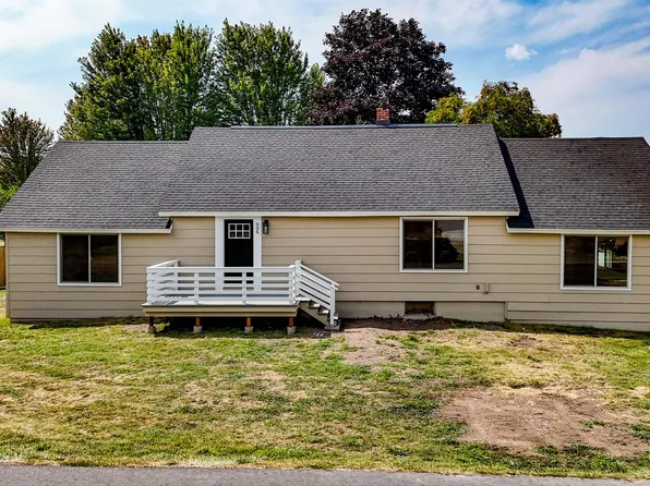 906 11th St E, Polson, MT 59860
