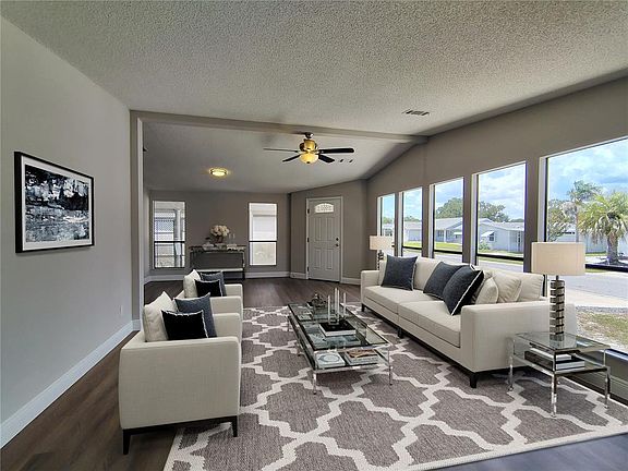 4th image of 702 TURNBERRY LANE