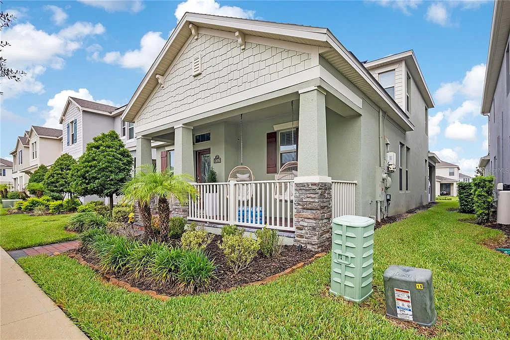 3 bed, 2.5 bath, 2014 sqft, $3,100 — Photo 2