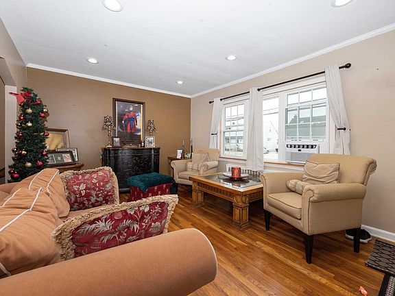 3rd image of 22 Albert St