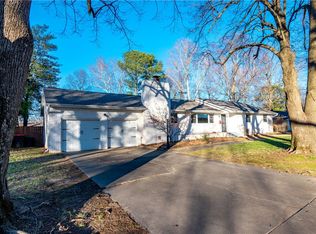 126 Rogers Circle Dr, Springdale, AR 72764