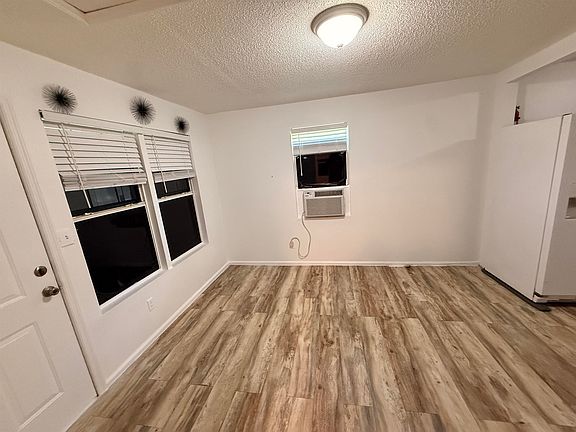 5th image of 1643 Jaydell Cir