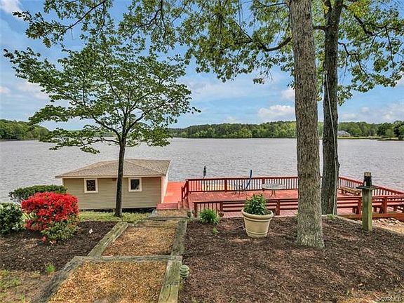 2nd image of 9269 Eagle Cove Cir