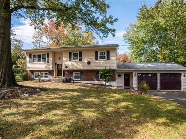 860 Belleville Drive, Valley Cottage, NY 10989