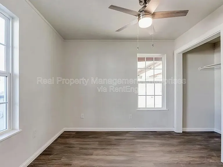230 SE 50th St — Photo 6