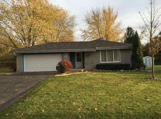 N94W16009 Cherokee Dr, Menomonee Falls, WI 53051