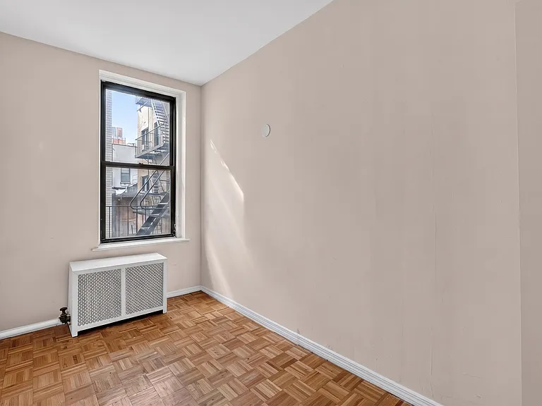 971 1st Ave #4A — Photo 9