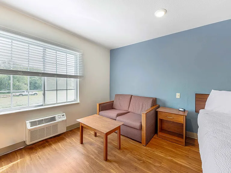 Deluxe Studio - 1 Full Bed