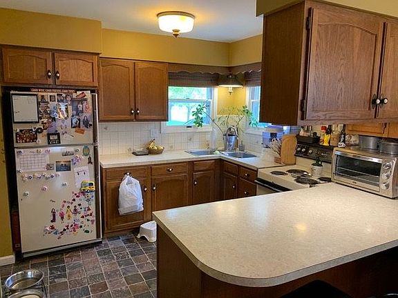 3rd image of 1401 Whitehaven Ct