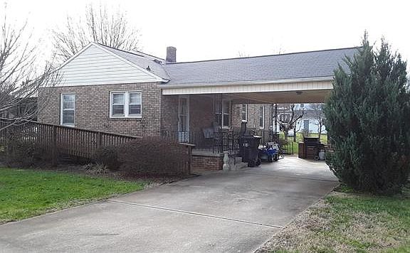 3rd image of 305 Oakland Ave