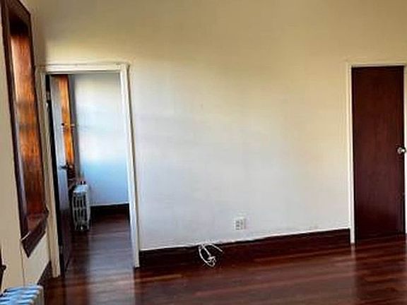 2nd image of 350 E 67th St #25A
