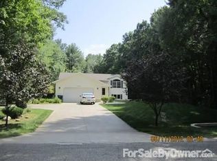 15130 Hickory St, Spring Lake, MI 49456