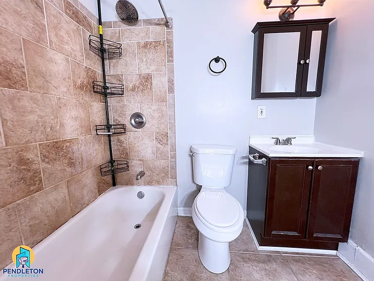 521 E 13th St #3 — Photo 11