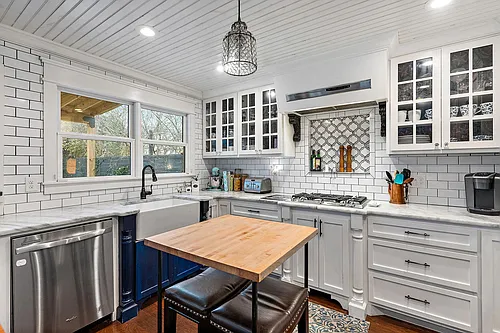 1407 Holly St Photo 1