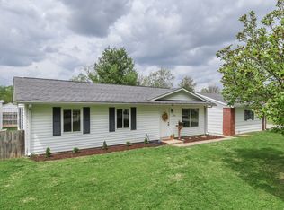 146 Parkview Dr, New Whiteland, IN 46184