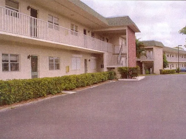 1900 S Kanner Hwy Unit Un 8 205, Stuart, FL 34994