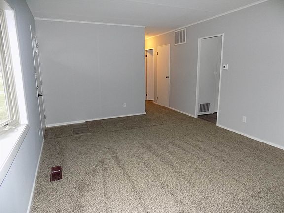 3rd image of 1637 Columbian Ave