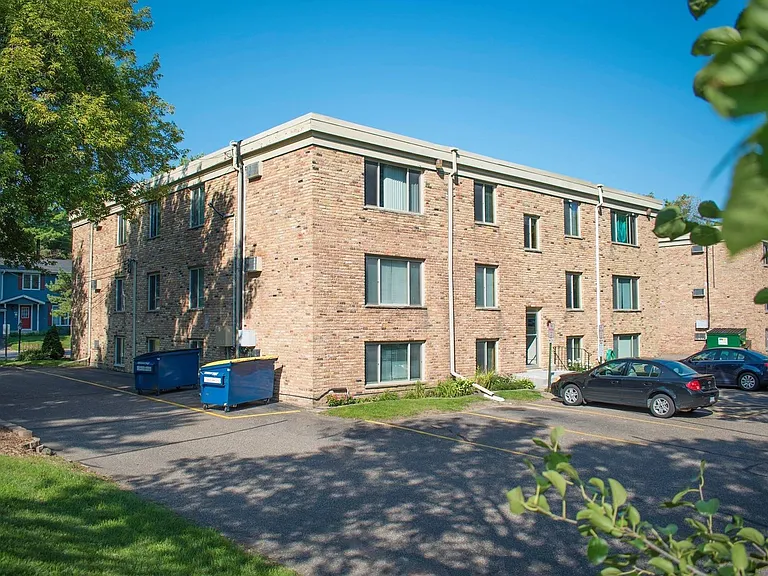 411 Division St — Photo 18