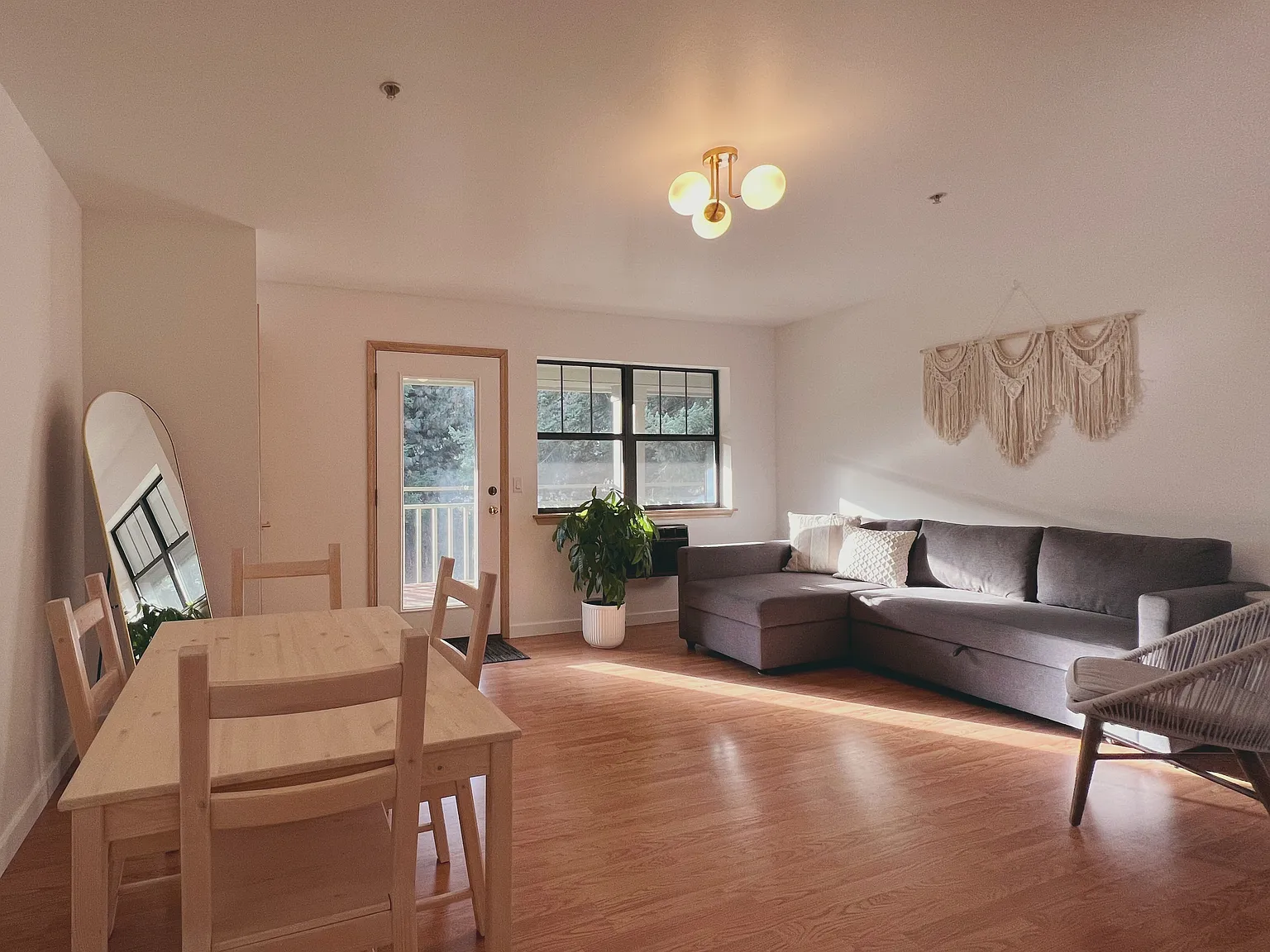 1 bed, 900 sqft, $2,000 — Photo 2