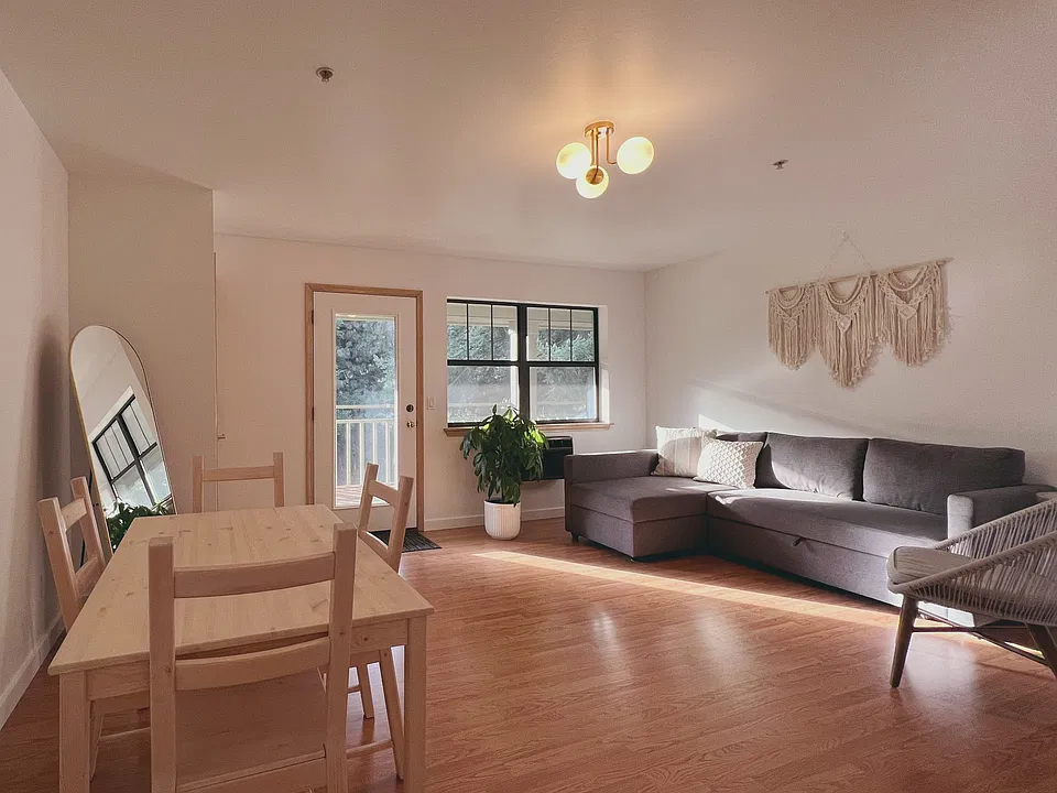 105 Country Club Rd #10