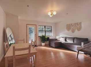 105 Country Club Rd #10, Hood River, OR 97031