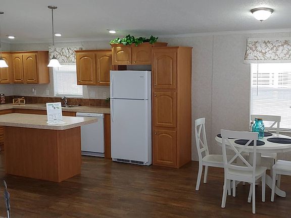 5th image of 150 Barry Dr