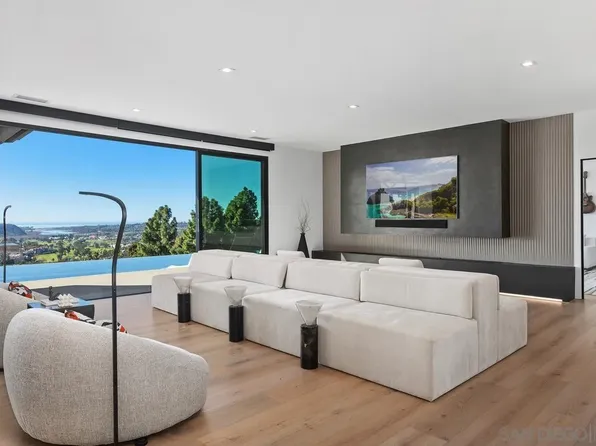 3240 Piragua St, Carlsbad, CA 92009