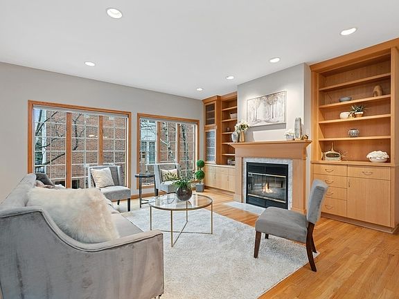 3rd image of 1149 W Vernon Park Pl Unit C