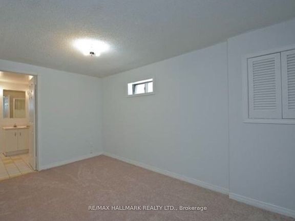 3rd image of 898 Rambleberry Ave