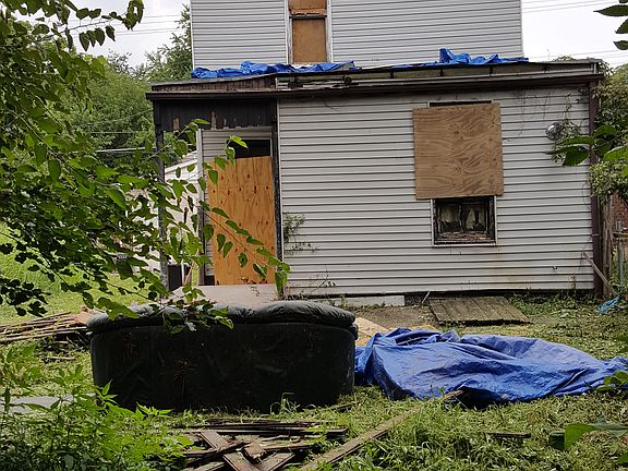 4th image of 221 S 26th St