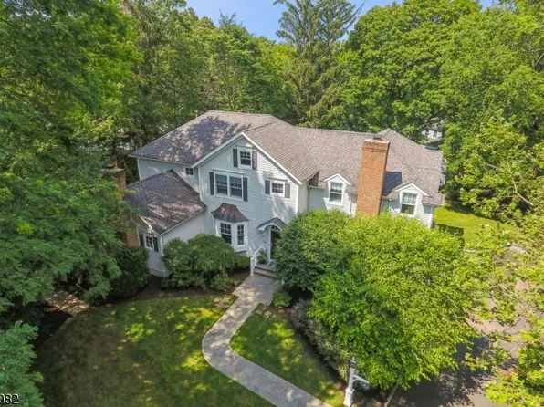 16 Tulip Ln, Millburn Twp., NJ 07078