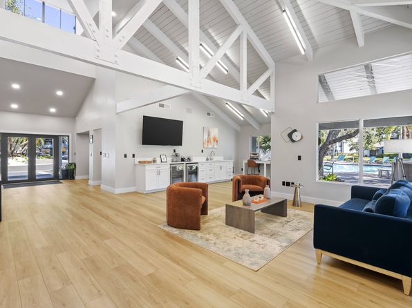 3201 Huntington Place Dr #3327