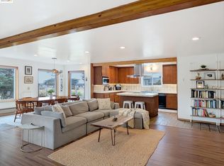 14771 Cypress Point Rd, Manchester, CA 95459