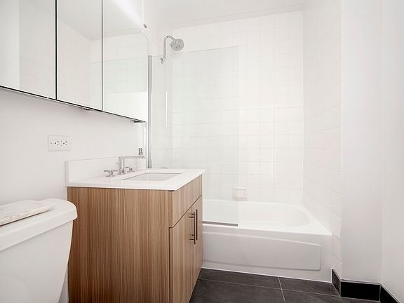 5th image of 200 E 87th St APT 8C
