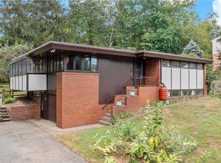 125 Herbst Dr, Pittsburgh, PA 15209