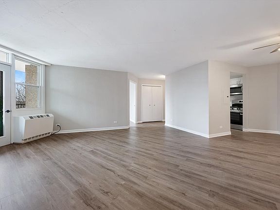 4th image of 1 Renaissance Pl Unit 409