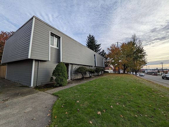 2nd image of 7815 NE 117th Ave #1
