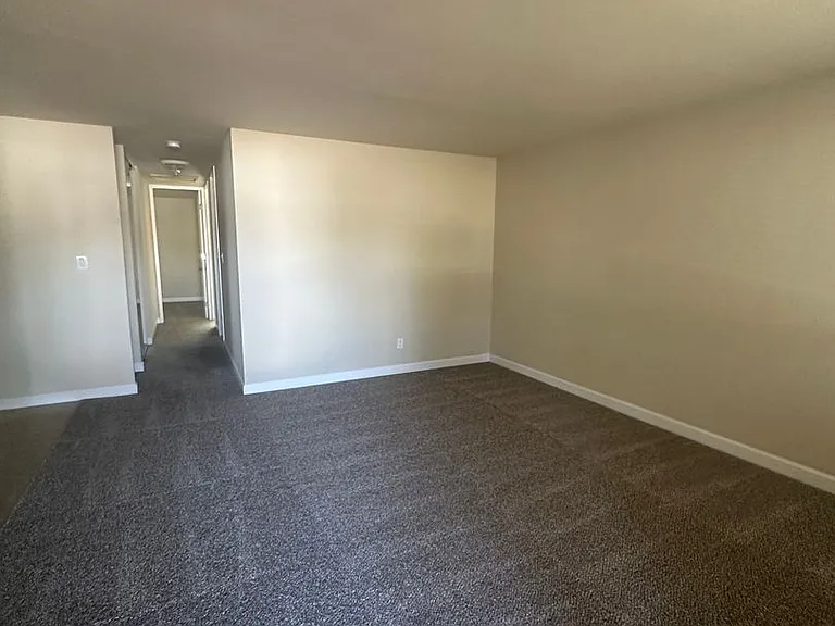 4309 Ross Ave — Photo 16