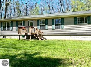 10185 Alps Dr, Reed City, MI 49677