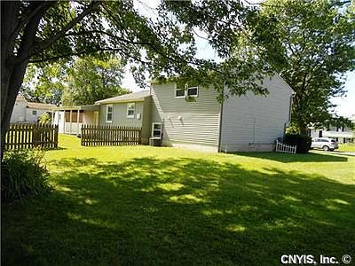 4th image of 8096 Thurston Dr