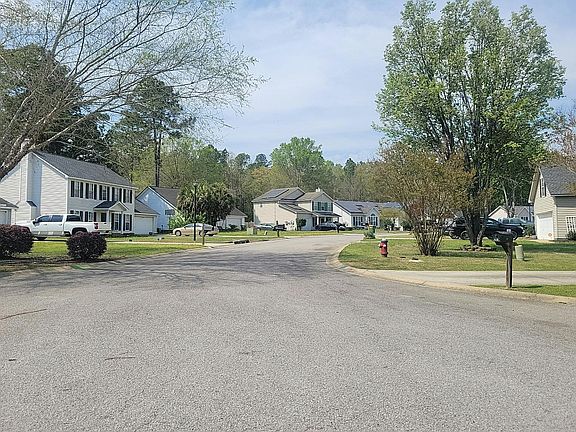 5th image of 319 Turning Leaf Dr