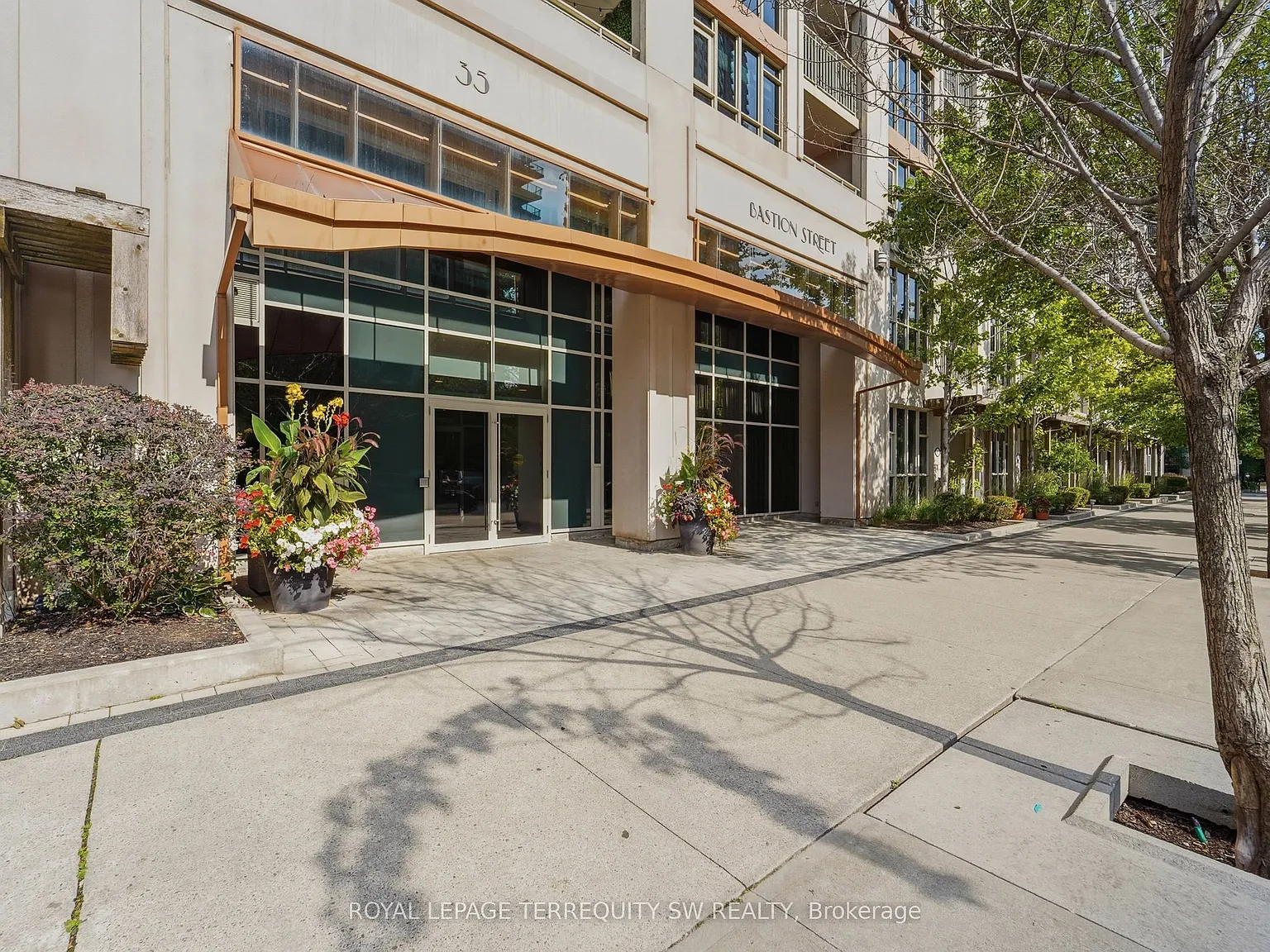York Harbour Club — Photo 2