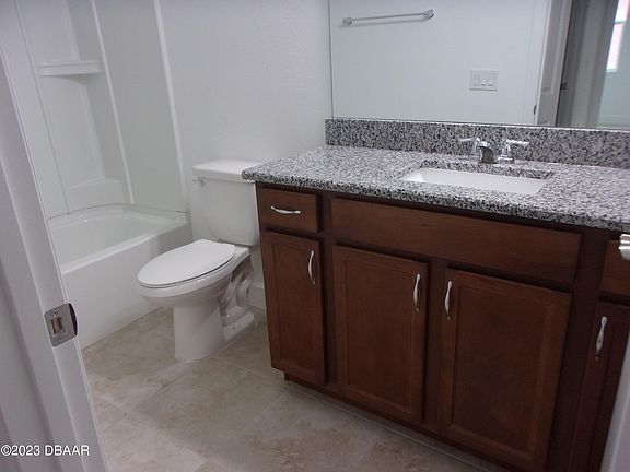 4th image of 722 Coral Reef Way