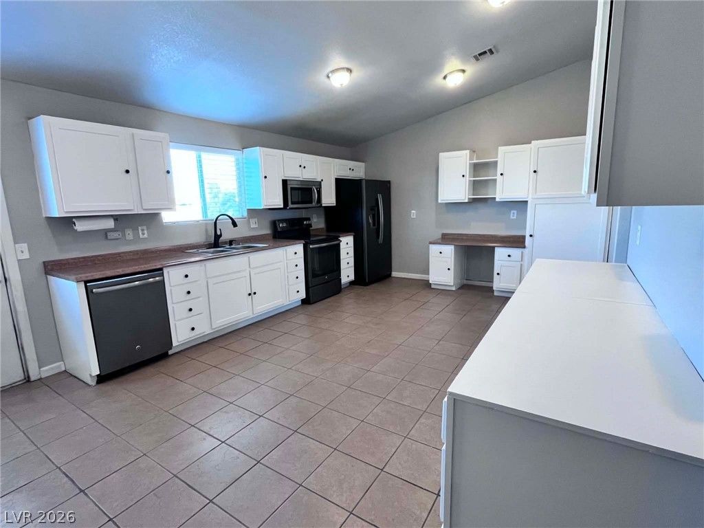 200 W Eton St, Pahrump, NV - View 5