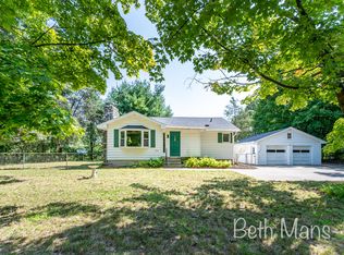 5320 Sunfish Lake Ave NE, Rockford, MI 49341