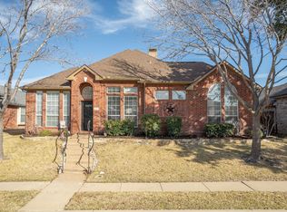 1425 Mayflower Ln, Lewisville, TX 75077
