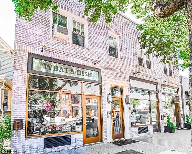 2 bed, 1.0 bath, $3,150 — Photo 1