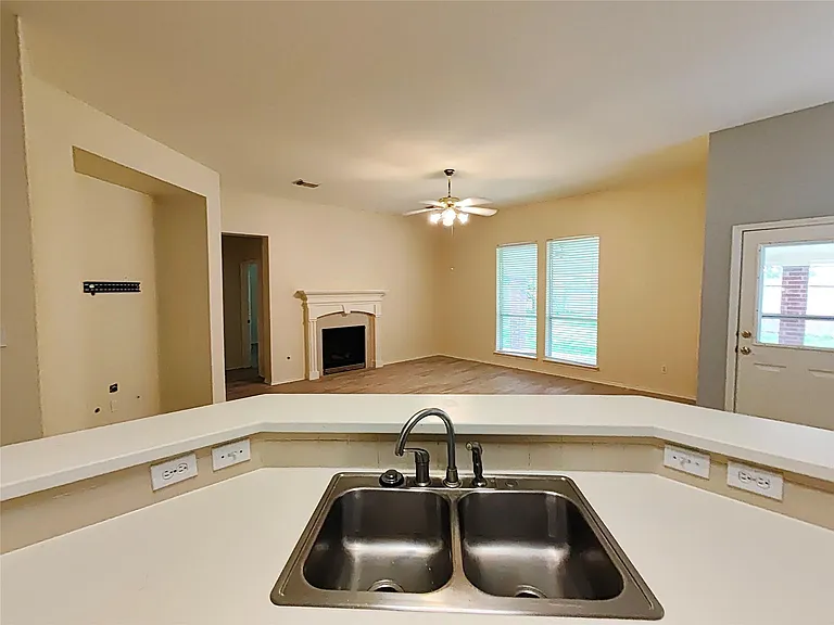 7127 Bristol Ridge Dr — Photo 34